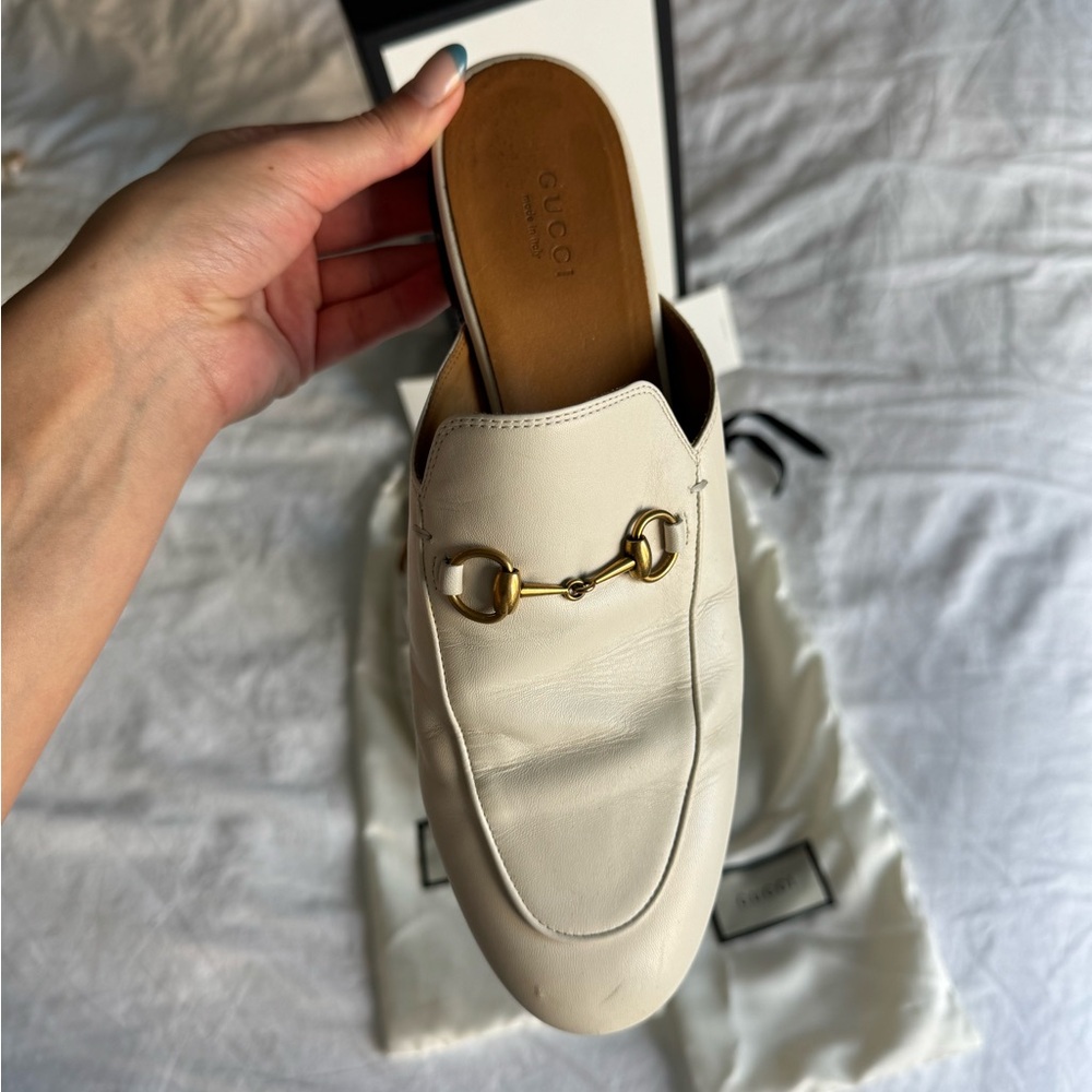 Gucci Cream Loafers with Gold Details - Picture 9 of 16